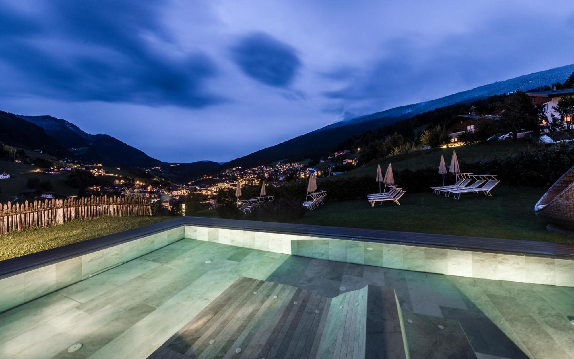 Alpenheim Charming & Spa Hotel Ortisei Extérieur photo